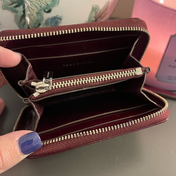 Tory Burch Small Kira Diamond Quilt Burgundy Leather Zip-Around Wallet - Picture 5 of 9